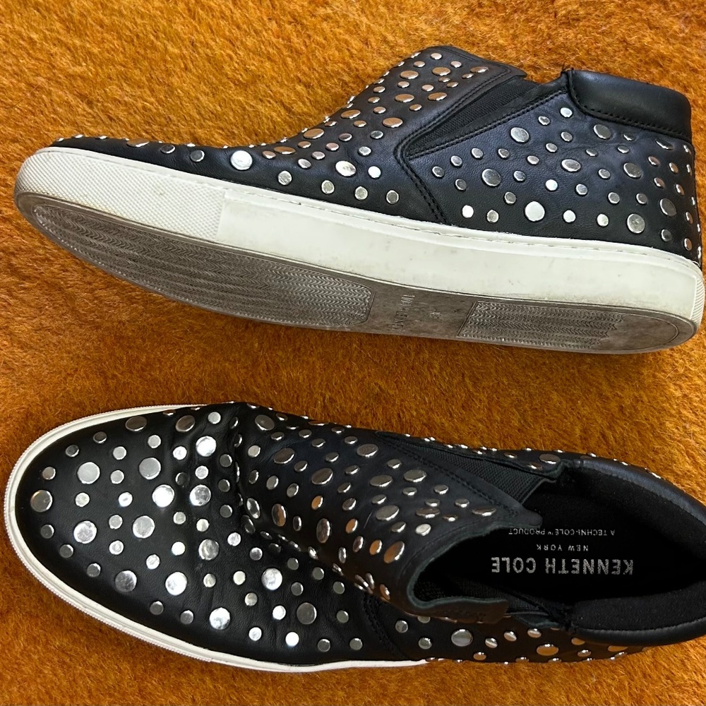 Kenneth Cole women's black 2 silver studs slip on, high-top sneakers (8.5)